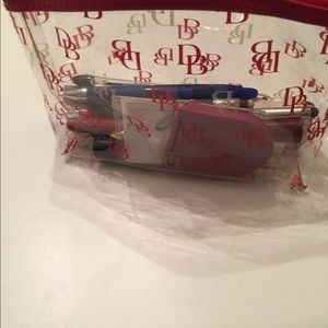 Dooney and Bourke 💄 makeup 💄 Bag